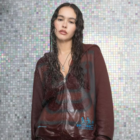 Enya Umanzor is best known for creating very authentic and hilarious content, but she is quite a multi-skilled creator. 